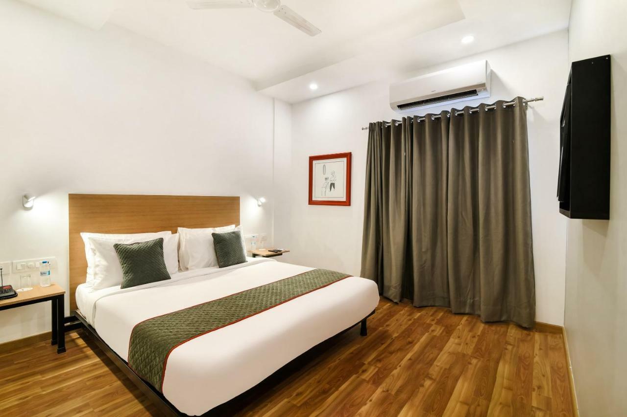 Oyo Townhouse 091 Nungambakkam Hotel Chennai Exterior photo