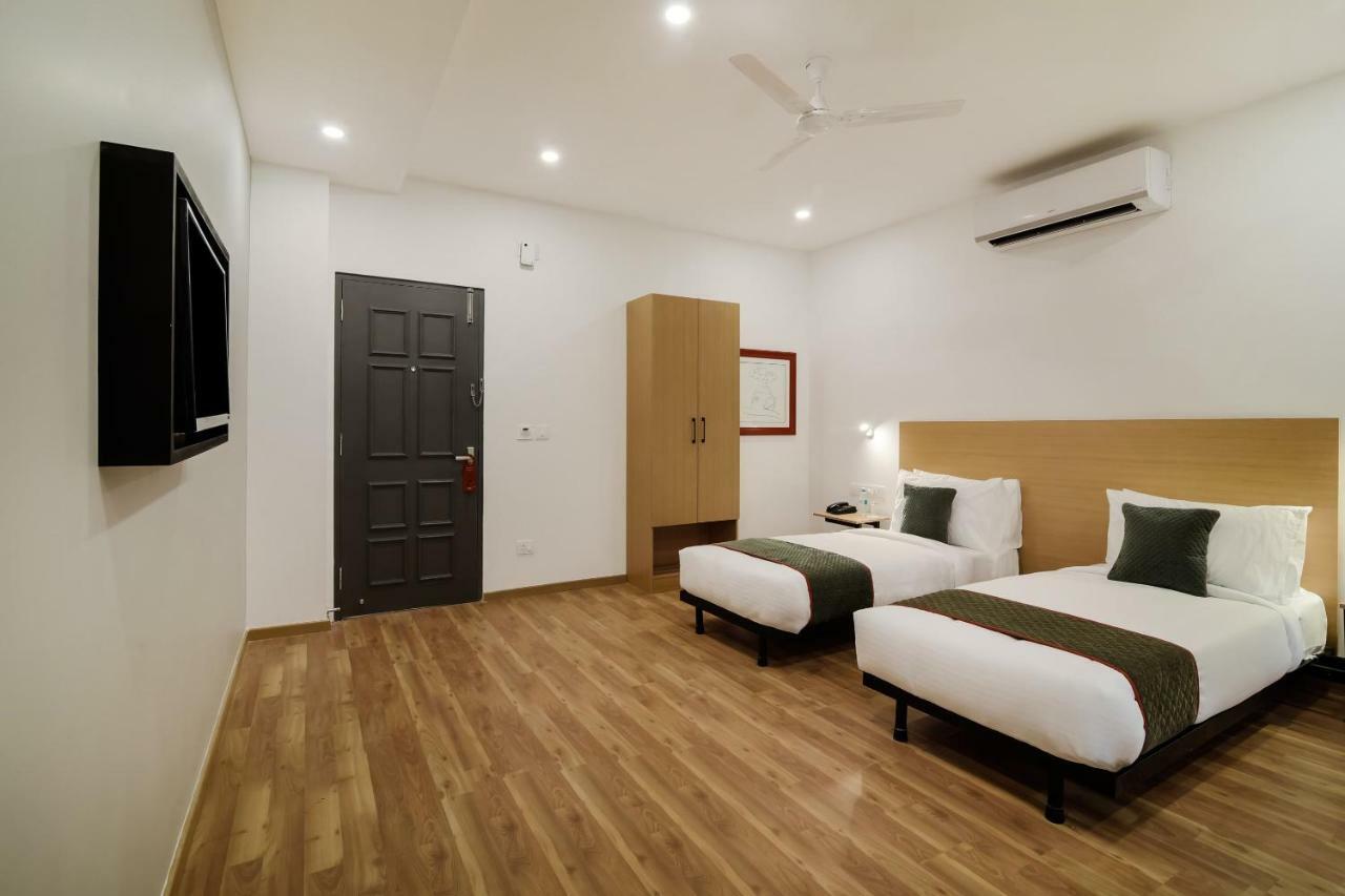 Oyo Townhouse 091 Nungambakkam Hotel Chennai Exterior photo